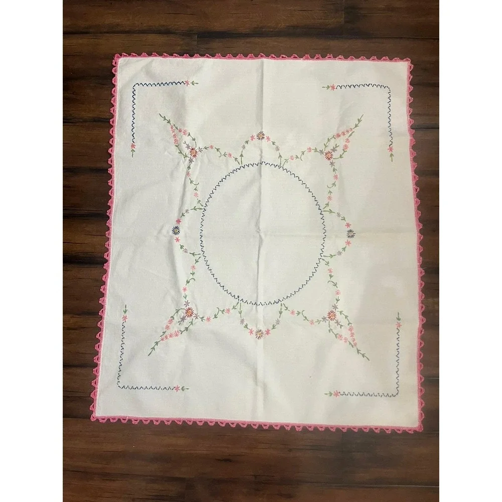 VTG‎ Cotton Tablecloth Embroidered Floral 31 X 37 handmade Farmhouse Cottagecore